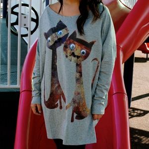 OFF SHOULDER CAT TOP